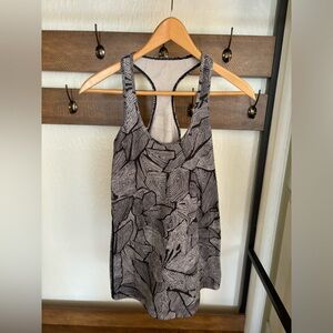 Lululemon racer back size 6